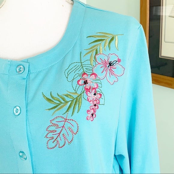 🏷️ Palm Harbor Pink Flamingo Embroidered Baby Blue Cardigan Petite Large - Picture 2 of 6